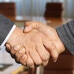 shaking-hands-3091906_1280
