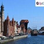 Długie_Pobrzeże_Street_in_Main_Town_of_Gdańsk_on_the_Motława_River